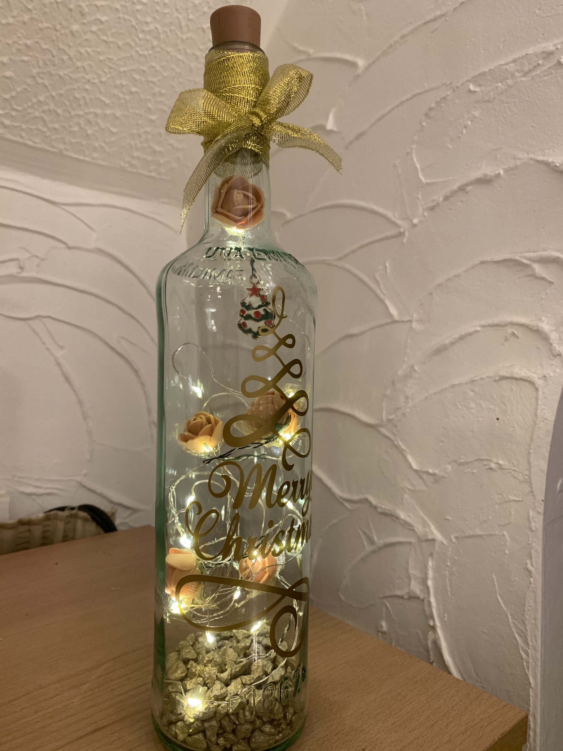 Bottle Christmas Gold A £8 Bottle Christmas Gold A £8