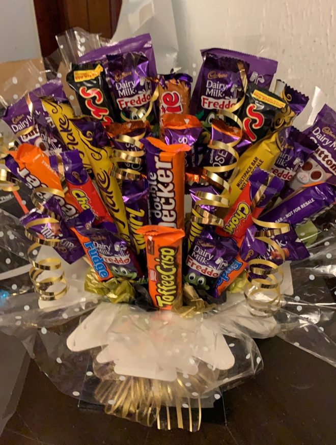 Bouquet Black and Gold Chocolate £16 Bouquet Black and Gold Chocolate £16