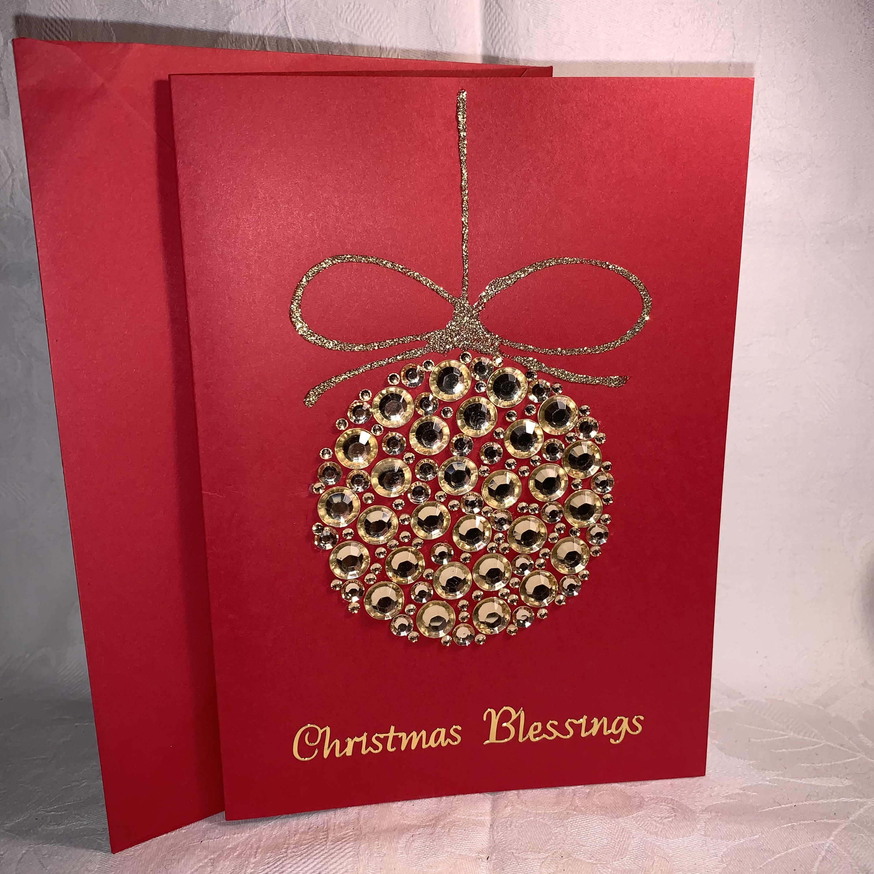Cards Christmas 7×5 Red Gold Jewelled Bauble A £1.25