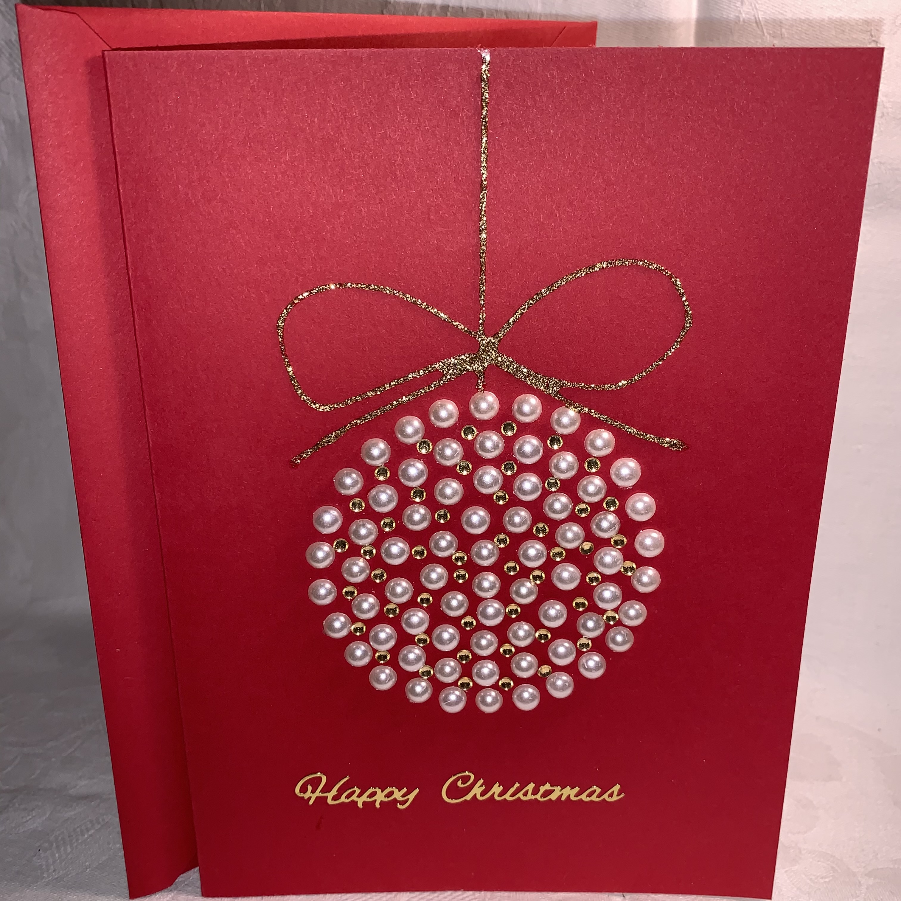 Cards Christmas 7×5 Red Pearl & Jewelled Bauble A £1.25